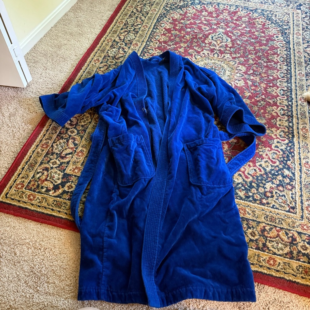 Men’s royal blue terry cloth robe